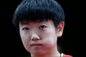 孙颖莎不愧是胖球队快乐源泉，她不用说话只是看球就要笑麻了视频封面