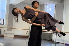 芭蕾舞团的工作坊到底是个什么组织 大家心心念的工作坊系列要回归啦#舞蹈生 #芭蕾 #编创 #工作日常视频封面