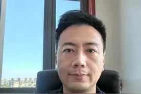“网贷”管理费、服务费、手续费，会员费均为不合法收费 “网贷”的服务费、担保费、手续费、会员费都是利于中介形式规避利率限制、逃避金融监管，所收取的这些费用都可以在贷款本金中抵扣，不用另行承担。 #法律 #网贷受法律保护吗 #催收 #律师咨询视频封面