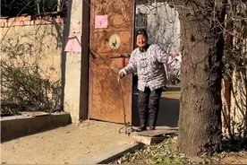 我和奶奶有一个美丽的约定 奶奶看到孙子脸上洋溢出最美的笑容，我感受到了奶奶无限的温暖和爱意。#奶奶#奶奶的爱 #奶奶带大的孩子 #隔辈亲 #感恩相遇感谢陪伴视频封面