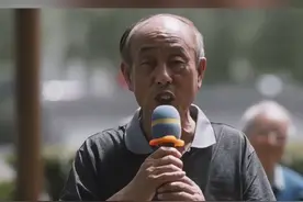 街头唱“乱弹”张嘉译嫌不好听，亲自上马要唱《下河东》，哈哈！ #电影中的秦腔 #明星唱秦腔 又一个下一秒……#下一秒的事谁知道呢视频封面