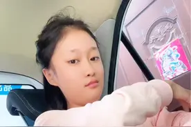 菲儿表现棒极了，很开心，昨晚睡觉都要抱着妈妈呢，不断表达：想妈了！菲儿记住的人并不多，大姨娘是我们娘俩人生的贵人，相信她一定跟记住妈妈一样的记住！#关爱自闭症孩子#单亲妈妈带娃#甜心儿圈圈 @DOU+小助手视频封面