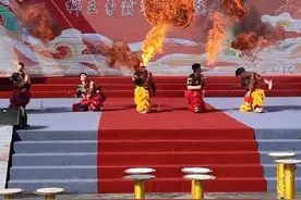 青岛海云庵糖球会今日开街，现场表演出现一点小状况视频封面