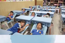 #关爱学生 #用爱呵护 汶川二小实现学生“午休躺睡” #学生时代最美好的瞬间 #学生家长注意了 #学校里的那些事视频封面