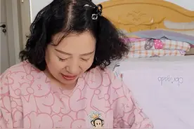 自从姥姥收养了残疾的小橘宝，就把姥姥当成他生命中最亲近的人了，可知道感恩了#关爱流浪猫 #记录猫咪日常视频封面
