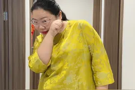今天练习下古典舞中的眼神，避免以后大家说我偷感强。#古典舞#眼神戏 #跳舞#偷感#古典舞中的情绪表达视频封面