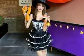 这个万圣节就应该来真实沉浸的密室逃脱！感受一把沉浸式惊慌体验！#惊慌密室 #密室逃脱 #欢乐谷万圣节 #万圣节的正确打开方式 #万圣节去哪玩视频封面
