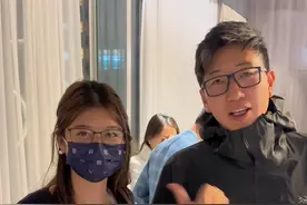 简单哥兄弟来香港一起吃点喝点，就是舒服；香港的物价可不低，一顿饭吃了1万2！#外国人在中国 #香港 #记录海外生活 #跨国婚姻 #简单生活视频封面