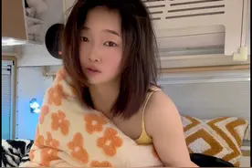 有时候人会哭泣，并不是因为软弱，而是坚强了太久，在某一瞬间 ，突然崩溃！你有过这样的经历过吗？#努力成为更好的自己 #情感 #雅清房车日记 #说不出的心事留评论区吧 #成年人的崩溃就在一瞬间视频封面