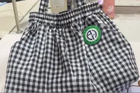 家里有不能穿的裤子都可以这样改，简单还实用，没有缝纫机都可以操作#旧物改造 #旧衣服改造制作小技巧视频封面