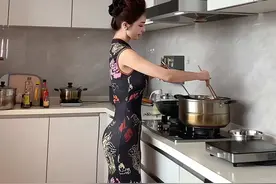 先有好老婆 才有好家庭 婚姻里该富养的不是孩子 而是你的妻子 #这很有夏天的味道 #夏日凉人认证 #夏天虽热但你是甜的 #下厨房的女人 #旗袍视频封面