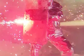 7000多发加特林遇上防爆盾牌，前方高闪请注意！视频封面