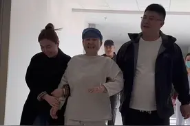 这几天由衷的感谢大家的关心，婆婆手术一切顺利，同时也要感谢张俊廷教授精湛的医术，能结缘俊主任是我们的荣幸，感恩遇见！以后的日子会越来越好#家庭日常 #婆媳视频封面
