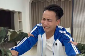 爱，不应该推开而是拥抱，请给孩子多点关爱！ #一人分饰多角 @潼潼的一家视频封面
