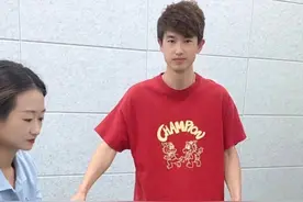 挑战高难度动作哈哈 #搞笑 #搞笑视频 #太逗了看一遍笑一遍