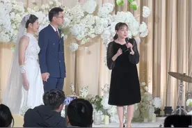 参加朋友婚礼偶遇日本乒乓球世界冠军-石川佳纯，这是谁的绯闻女友来着视频封面