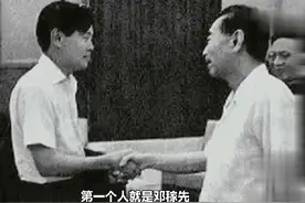 1971年杨振宁首次回国访问，第一个要见的人是邓稼先视频封面