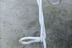 绳子太长時又不想剪断，可以用这个3圈缩短结，简单方便快捷#小常识今日热点榜 #绳结打法 #绳结教程 #简单易学的绳结 #绳索技术