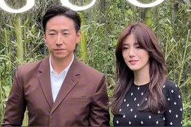 #吴千语 和老公牵手同框亮相好恩爱！视频封面