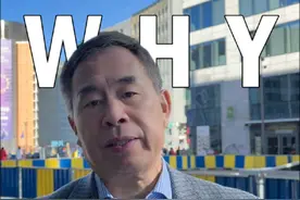 #俄乌冲突三周年或迎来拐点 ？陈卫华：#战场上没有解决方案 攻防交织下，僵局与突破并存。陈卫华一语中的：“战场上没有解决方案，对话才是唯一出路。” 三年来，冲突让乌克兰、俄罗斯乃至欧洲深陷泥潭。如今俄美重启会谈，欧盟急于参与，战争走向迎来关键拐点。视频封面
