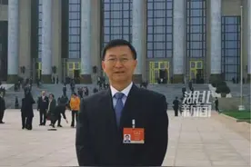 甘华田委员：建议延长男性生育假，养育子女是夫妻双方的责任！视频封面