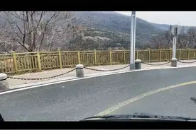 司机肯定在想：天天累死累活也挣不了几个钱，哎，人生真没意思！#山路十八弯视频封面