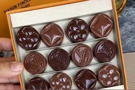全网热度超高的路易威登Louis Vuitton巧克力你们吃了吗？最好吃的给你们圈出来了！38欧～#520礼物 #LV #巧克力 #法国视频封面