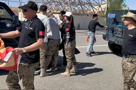 我又带着大部队出发了！这次是14台车，深度穿越巴丹吉林沙漠无人区，挑战无限可能，做到不抛弃不放弃～#广东小鱼儿车队视频封面