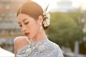 一秒入夏！高温暴汗还能不脱妆的定妆喷雾！这下出去玩再也不怕斑驳了~#UD定妆喷雾 #定妆视频封面