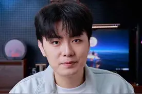 谁家洗碗机还能洗小龙虾啊？强大到连煲仔饭碗都能洗得干干净净！#方太洗碗机 #水槽洗碗机视频封面
