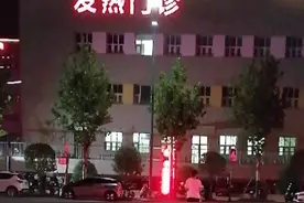 @商洛二三里@商洛交警队@在商洛#道路千万条安全第一条 生命诚可贵，但仅有一次。血肉之躯永远干不过钢铁侠🙏🙏🙏视频封面
