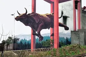 一位大叔凭借奇思妙想和高超的绘画技艺，走红网络#高手在民间 #绘画#艺术#涂鸦#墙绘视频封面