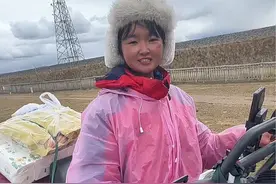 挑战317川藏线进藏，起点四川成都，终点西藏那曲，全程2043公里已完成，现在沿着109国道继续出发，距离拉萨还有300公里，风雨无阻向前行 #骑行中国 #317川藏线 #骑行西藏 #那曲 #女骑视频封面