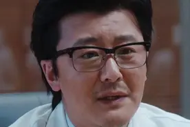 天才小伙被诬陷抄袭导师论文被医院开除#因为一个片段看了整部剧视频封面