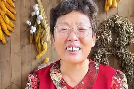 白灼生菜怎么做才能口感脆嫩不发黑，婆婆这个方法简单又好吃#农村美食 #凉拌菜 #妈呀太香了 #跟着抖音学做菜视频封面
