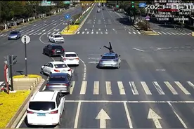 闯红灯真的很讨厌啊！#闯红灯害人害己 #上班 #早八人的精神状态视频封面