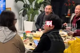 1月28日，四川西昌。#留学生除夕突袭回家 姨父瞬间弹起激动大喊，全家笑成一团轮流拥抱，团圆之夜，不负好时光！视频封面