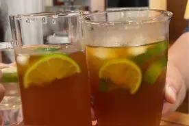 在成年人的世界里，柠檬红茶算是好喝又比较简单的饮品了～#我的厨房日记 #柠檬茶视频封面