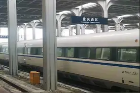 牛马返程，和谐号进站。#铁道线上的中国 #高铁 #年后返程 #火车站 #铁路摄影视频封面