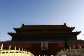 《歌唱祖国》是由王莘作词、作曲的一首爱国歌曲。 1951年9月12日视频封面