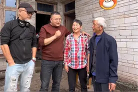 传递正能量 人生最开心的事莫过于爱心随时在传递，怀着一颗善良心去做一些有意义的事。让爱传递温暖、让爱撒满人间！#传递善良传递爱 #正能量 #农村生活 #关爱老人 #原创 @彭玲牵红线(   好先生徒弟妹） @晴空万李 @子妤 @聚朕源 @胡子哥哥视频封面