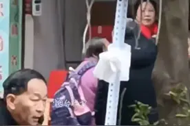 3月20日（采访时间），四川。大爷卖老鼠药，当场抓一只测药效！感谢分享@酥肉香菜  #老鼠 #老鼠药 #万万没想到 #推销鬼才视频封面
