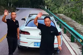 长镜头13分钟59秒，一镜到底，一拍成片，建哥航拍带你欣赏湖南湘西矮寨盘山公路的沿途风景，湘川矮寨公路，建成于1937年，是国道319干线湘川公路的“咽喉”，回旋盘绕于当地人俗称"矮寨坡"的悬崖峭壁上，令无数驾驶员胆战心惊，也是中国第一座公路立交桥诞生地，矮寨盘山公路最后一个拐弯处矗立着一座湘川公路Si事员工纪念碑，纪念200余名长眠于此的英雄，这座纪念碑，是对那些为修建这条公路付出生命的英雄们的最高致敬，也是对那段艰难岁月的深刻记忆……#矮寨盘山公路 #公路旅行#矮寨大桥 #中国立交第一桥 #沿途风景随拍视频封面
