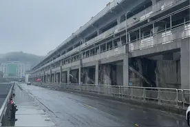 湖南省马迹塘水力发电厂坐落在湖南资水中游的桃江县境内，始建于1976年，雄伟壮观，1983年6月投产发电，是我国第一座低水头贯流式机组水电厂。 #水利工程 #资江视频封面