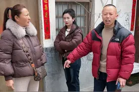 婆婆突然从外地回来了，跟公公吐槽对我的不满，公公气的直接把行李箱摔了！#农村生活 #家庭婚姻情感 #我的乡村生活 #日常vlog #记录真实生活视频封面