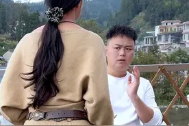喜欢看别人的老婆跳舞 爱看就就给你看个够！#看一遍笑一遍 #搞笑视频 #搞笑夫妻视频封面