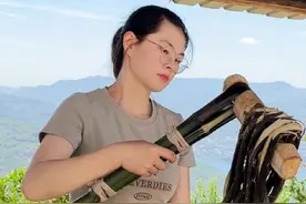 做连枷 有耕耘，就有收获。乘着好天气，自制一把连枷，打今天收获的豌豆。#木工 #记录真实生活 #农村生活 #农村手艺人 #乡村守护人