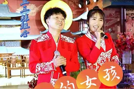 新陕北民歌《担水的女孩》送给大家❤️#热门音乐🔥 #担水的女孩 #演出现场视频封面