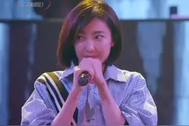 #音乐分享 女孩酒吧现场演唱一首歌曲开口#歌词句句入心 唱出故事视频封面