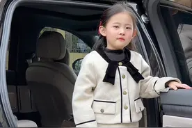 长那么高个子看来在学校没少吃饭啊 #送娃上学日常 #萌娃穿搭 #亲子日常 #骗你生女儿视频封面